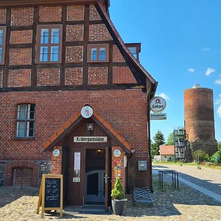 Schloss Rothenklempenow Hotell Exteriör bild