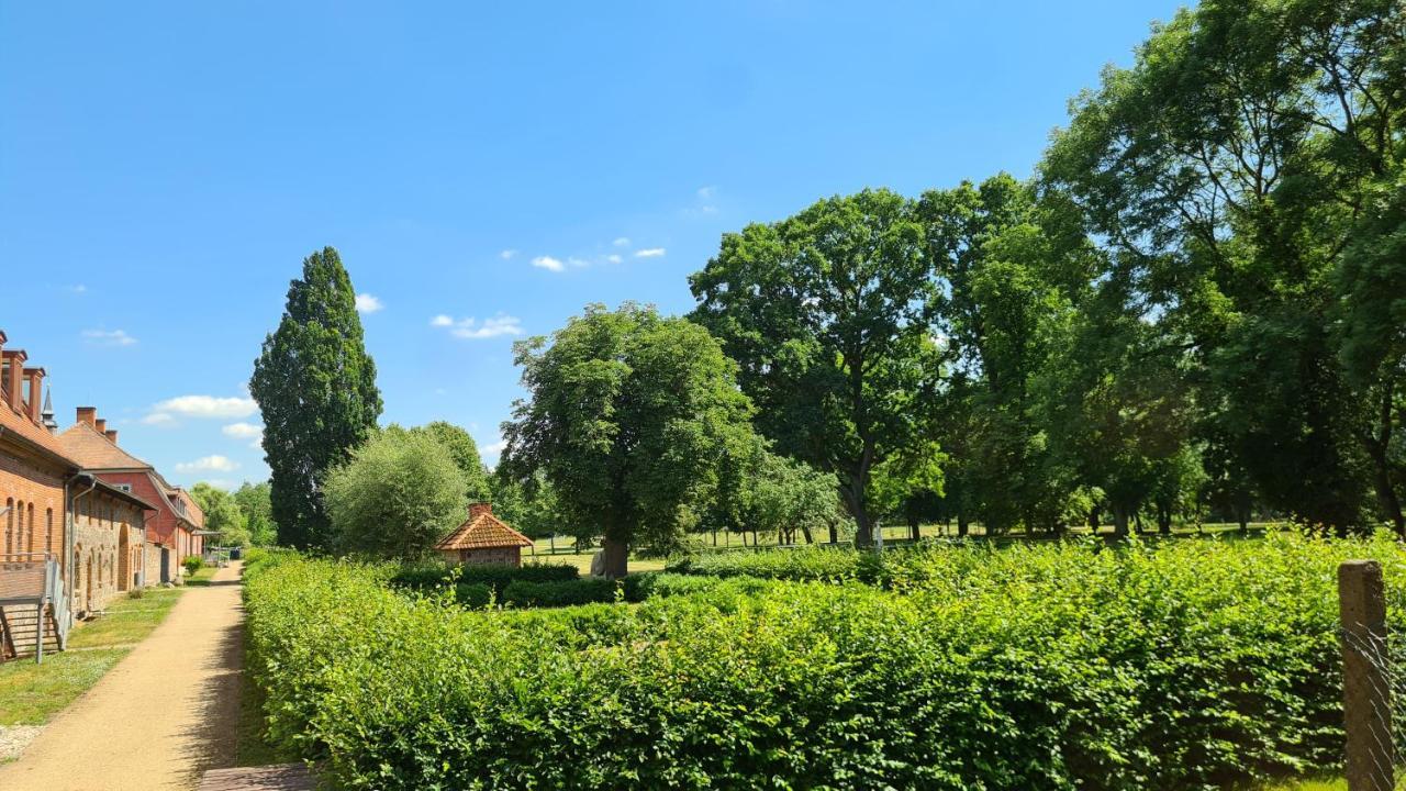 Schloss Rothenklempenow Hotell Exteriör bild