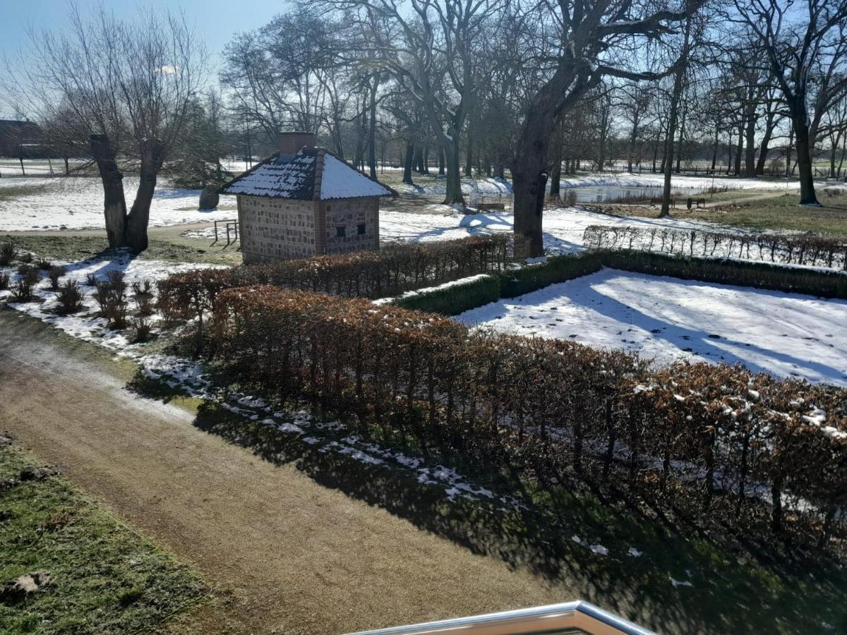 Schloss Rothenklempenow Hotell Exteriör bild