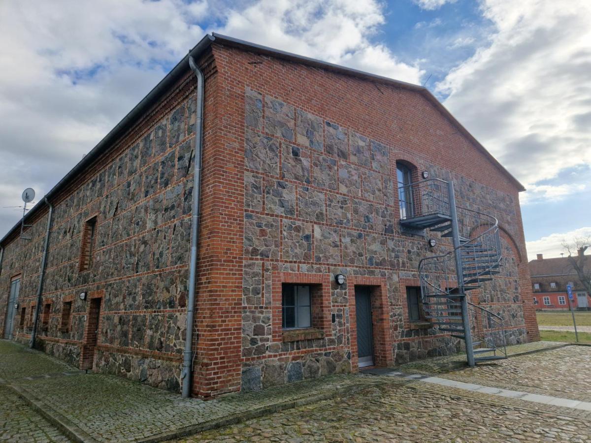 Schloss Rothenklempenow Hotell Exteriör bild